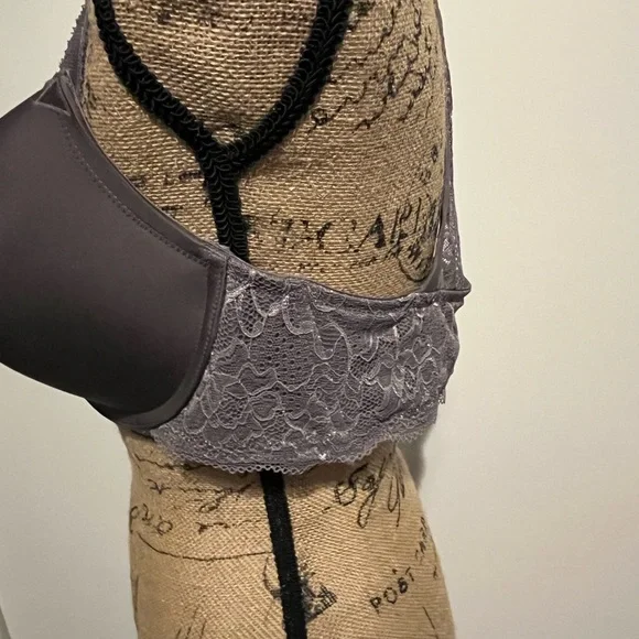 Like new used Torrid front closure Bra 40C lacy gray women’s curvy light padding - Picture 3 of 6